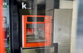 ep un cajero de un banco kutxabank