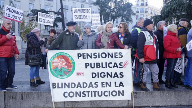 ep varios pensionistas movidos por la plataforma de pensionistas en una manifestacion anterior ante