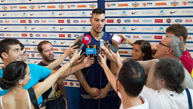 ep willy hernangomez atiendelos mediosuna concentracionla seleccion