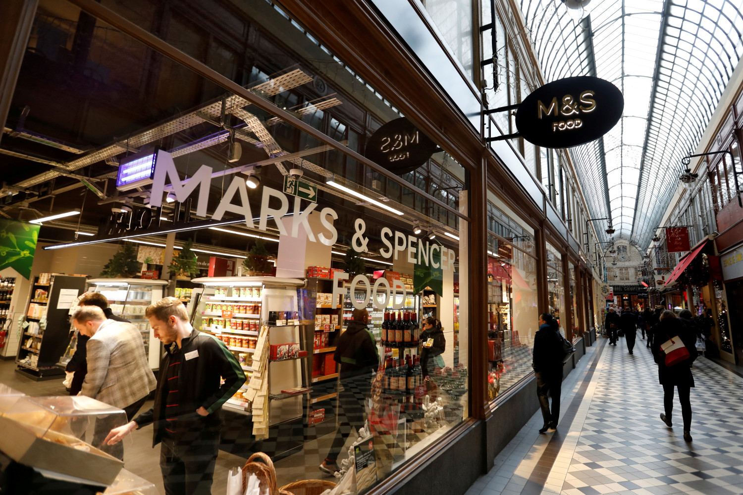 Marks & Spencer registra un crecimiento del 10% en las ventas y vuelve a pagar dividendo