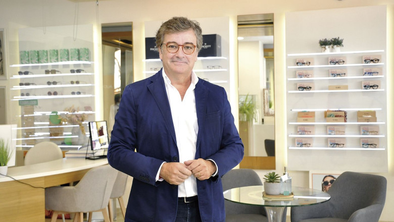 eduardo moran abad decano del colegio nacional de opticos optometristas