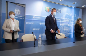 ep arantxa tapia junto a los consejeros gotzone sagardui y bingen zupiria