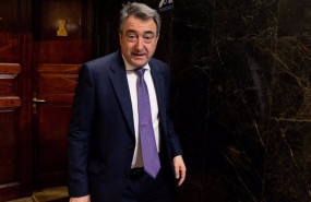 ep archivo   el portavoz del eaj pnv aitor esteban a su llegada a una sesion plenaria en el congreso