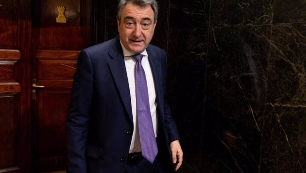 ep archivo   el portavoz del eaj pnv aitor esteban a su llegada a una sesion plenaria en el congreso