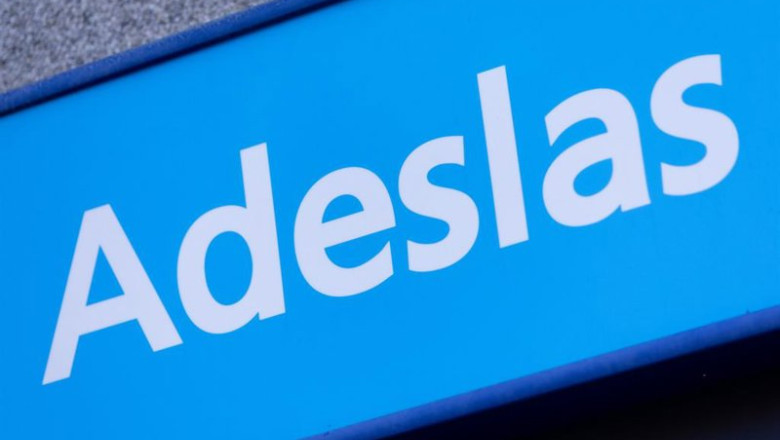 ep archivo   exterior de una clinica dental de adeslas a 27 de enero de 2025 en madrid espana