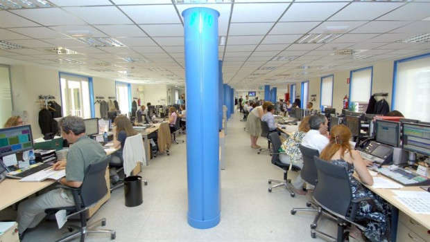 ep archivo   gente trabajando en una oficina