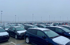 ep archivo   primeros coches de la marca suzuki que llegan al puerto de santander