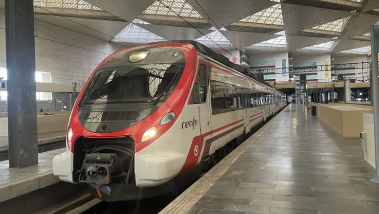 Archivo - Tren AVE de Renfe | EUROPA PRESS - Archivo ep archivo tren ave de renfe 20260121133603