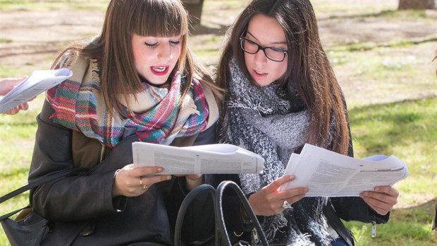 ep banco santander concedera 20000 becas a estudiantes universitarios en espana para el nuevo curso