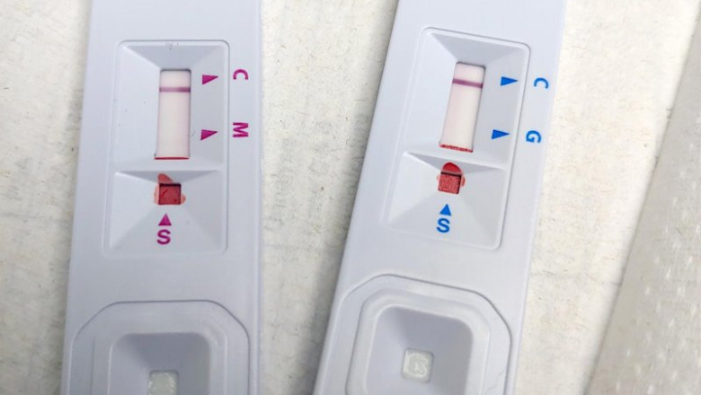 April 23, 2020 - Chevy Chase, Maryland USA: The latest COVID-19 test involves a small drop of blood which is then placed on strip tests. Fifteen (15) minutes later, the results show either positive or negative to the Covid-19 virus. (Patsy Lynch/Contacto) | Patsy Lynch ep contacto 20200425135203