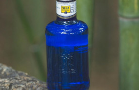 ep coronavirus- mahou san miguel dona 16800 botellas de agua al hospital provisional de ifema