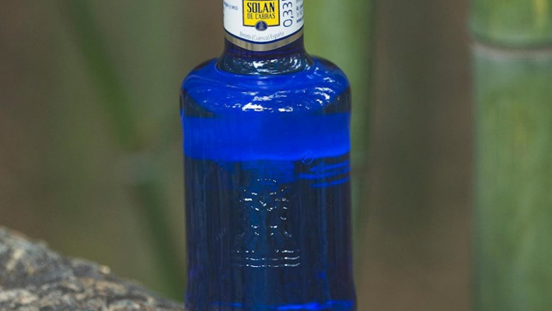 ep coronavirus- mahou san miguel dona 16800 botellas de agua al hospital provisional de ifema