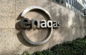 ep detalle del logo de enagas en la sede de la empresa de infraestructuras de gas natural