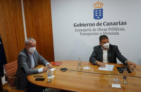 ep el consejero de obras publicas y transportes del gobierno de canarias sebastian franquis y el