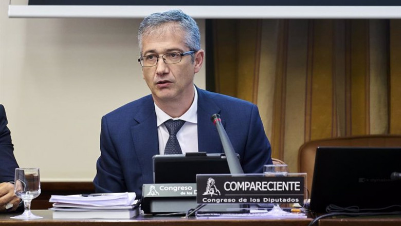 ep el gobernador del banco de espana pablo hernandez de cos interviene en la comision de asuntos
