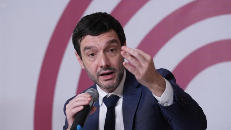 El ministro de Derechos Sociales, Consumo y Agenda 2030, Pablo Bustinduy, en un acto de los Comuns | DAVID ZORRAKINO - EUROPA PRESS ep el ministro de derechos sociales consumo y agenda 2030 pablo bustinduy en un acto de los comuns