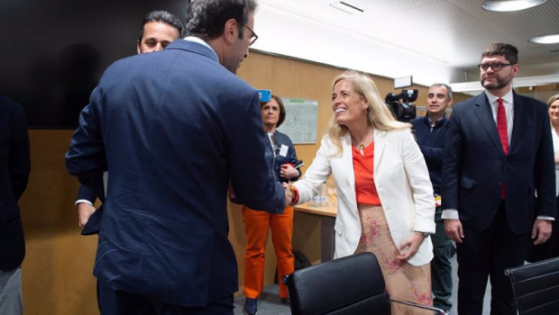 ep el ministro de economia comercio y empresa carlos cuerpo saluda a la consejera de economia ep el ministro de economia comercio y empresa carlos cuerpo saluda a la consejera de economia