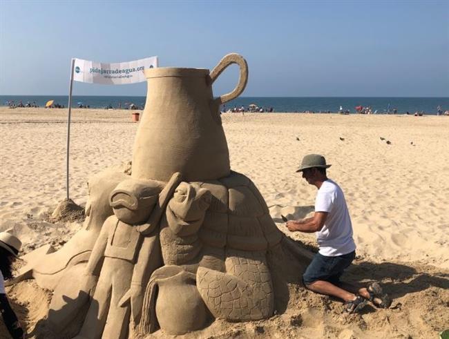 Escultura de arena en la playa para campaña de OCU | OCU ep esculturaarenala playacampanaocu