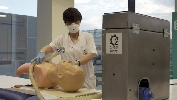 ep imagen de una prueba de los respiradores producidos por seat