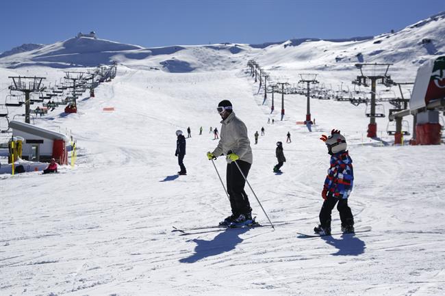 inicio de la temporada de esqui en la estacion de Sierra Nevada | Álex Cámara - Europa Press ep iniciola temporadaesquila estacionsierra nevada