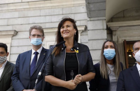 ep la portavoz de junts per catalunya en el congreso laura borrs rodeada de sus diputados en una
