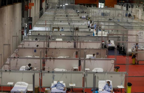 ep pacientes en las camas del pabellon 9 del hospital de campana de ifema