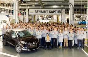 ep teresa perales posatrabajadoresrenaultvalladolid