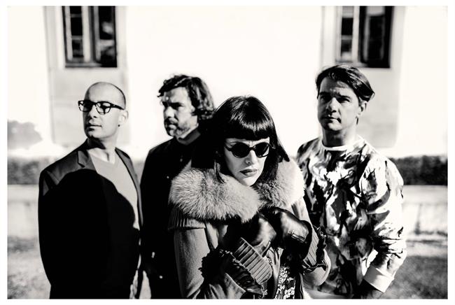 THE GIFT | HANS-PETER VAN VELTHOVEN ep the gift