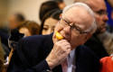 warren-buffett-toma-helado-antes-junta-accionistas-berkshire-hathaway