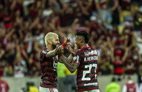 ep 23 october 2019 brazil rio de janeiro flamengos bruno henrique r celebrates scoring his sides