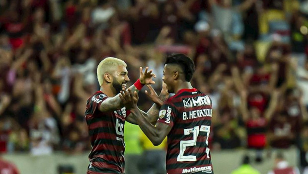 ep 23 october 2019 brazil rio de janeiro flamengos bruno henrique r celebrates scoring his sides