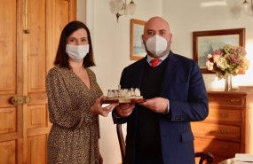 ep archivo   la alcaldesa de santander gema igual con el embajador en espana de emiratos arabes