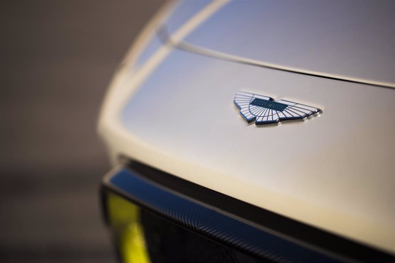 S&P baja la perspectiva de Aston Martin a negativa por su continuo consumo de efectivo