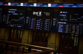 ep archivo   un panel del ibex 35 en el palacio de la bolsa a 14 de mayo de 2024 en madrid espana