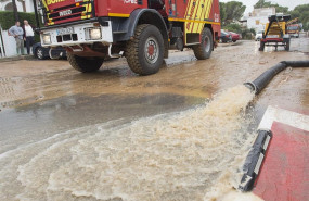 ep bomberos trabajan achicando agua en la localidad castellonense de aloceber