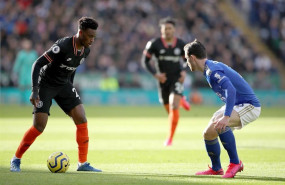 ep callum hudson-odoi en una accion del leicester city-chelsea de la premier