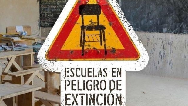 Cartel de la campaña ep cartella campana escuelaspeligroextincion de entreculturas