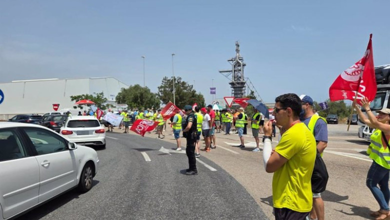 ep concentracion de trabajadores de fertiberia de sagunt ep concentracion de trabajadores de fertiberia de sagunt