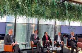 ep de izquierda a derecha steve sedgwick presentador de cnbc y moderador hubert keller senior