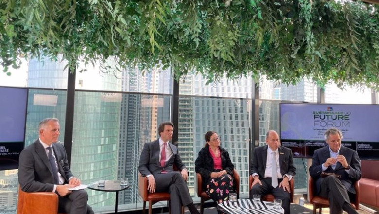 ep de izquierda a derecha steve sedgwick presentador de cnbc y moderador hubert keller senior ep de izquierda a derecha steve sedgwick presentador de cnbc y moderador hubert keller senior