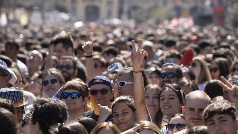 ep decenas de personas asisten a la masclet de la pirotecnia hermanos caballer ep decenas de personas asisten a la masclet de la pirotecnia hermanos caballer
