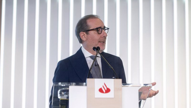 ep el consejero delegado de banco santander hector grisi interviene durante una presentacion de ep el consejero delegado de banco santander hector grisi interviene durante una presentacion de