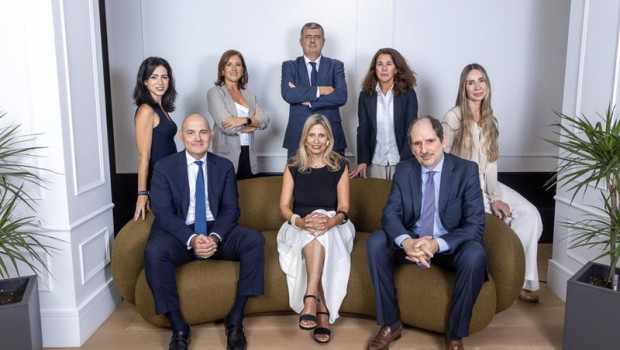 ep el instituto espanol de analistas renueva su cupula directiva con el objetivo de reforzar su