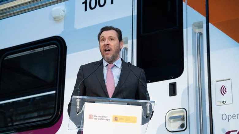 ep el ministro de transportes y movilidad sostenible oscar puente interviene durante su visita a la ep el ministro de transportes y movilidad sostenible oscar puente interviene durante su visita a la