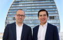 ep el presidente de bbva carlos torres y el consejero delegado onur gen ante el edificio de la vela