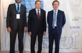 ep el presidente de fenil ignacio elola y el ministro de agricultura pesca y alimentacion luis ep el presidente de fenil ignacio elola y el ministro de agricultura pesca y alimentacion luis