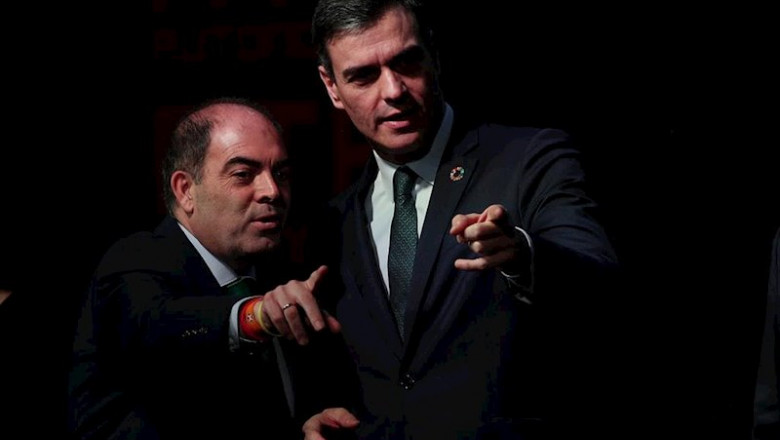 El presidente del Gobierno, Pedro Sánchez, junto al presidente de la Federación de Asociaciones de Trabajadores Autónomos (ATA), Lorenzo Amor, en una imagen de archivo | Eduardo Parra - Europa Press ep el presidente del gobierno pedro sanchez junto al presidente de la federacion de asociaciones de