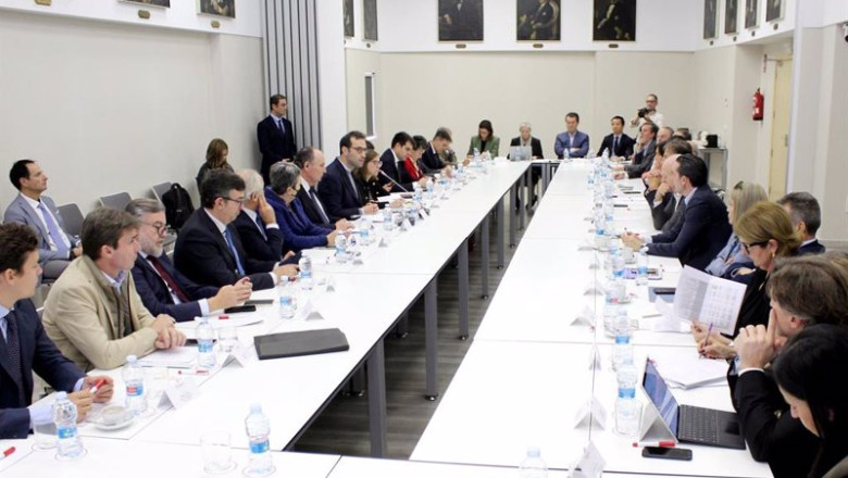 ep encuentro empresari al con el ministro carlos cuerpo ep encuentro empresari al con el ministro carlos cuerpo