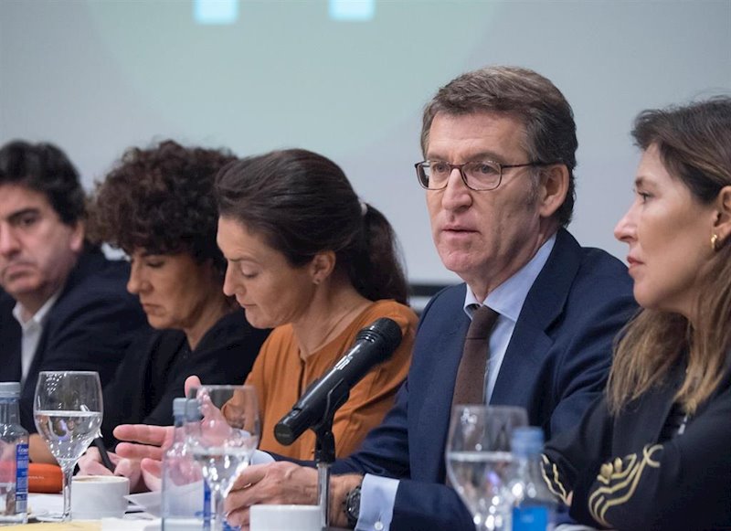 ep feijoo participa en un encuentro con entidades sociales