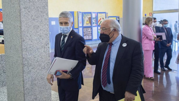 ep i d el ministro del interior fernando grande marlaska y el director general de trafico pere